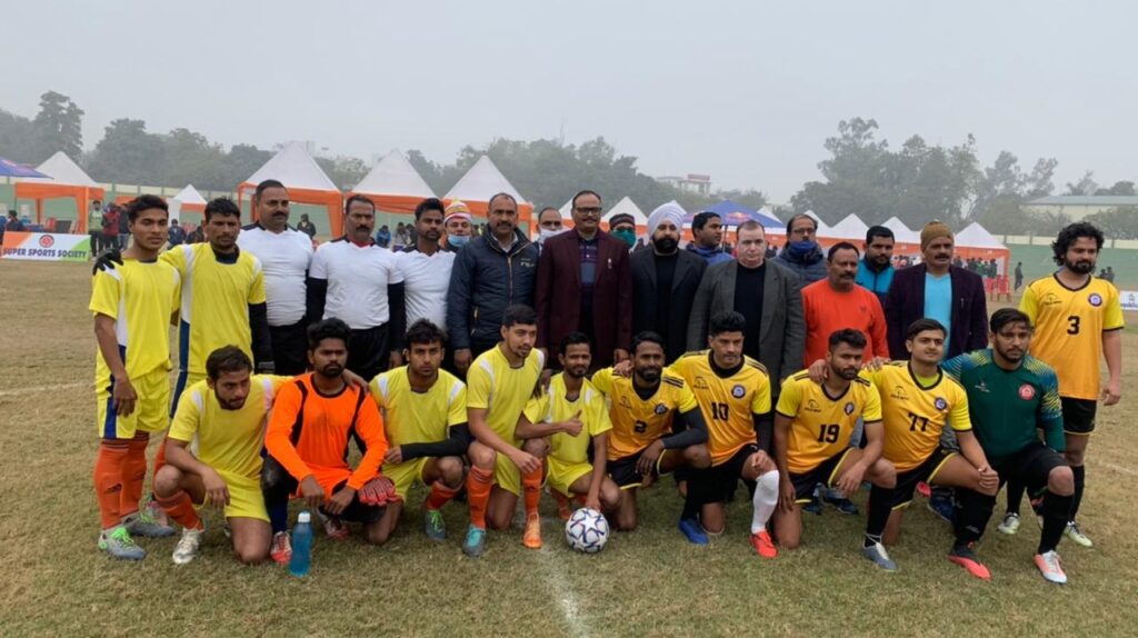 सुपर फुटबॉल स्पोर्ट्स कप: सनराइज एफसी ने यूपी पुलिस को 2-0 से हराकर सेमीफाइनल में