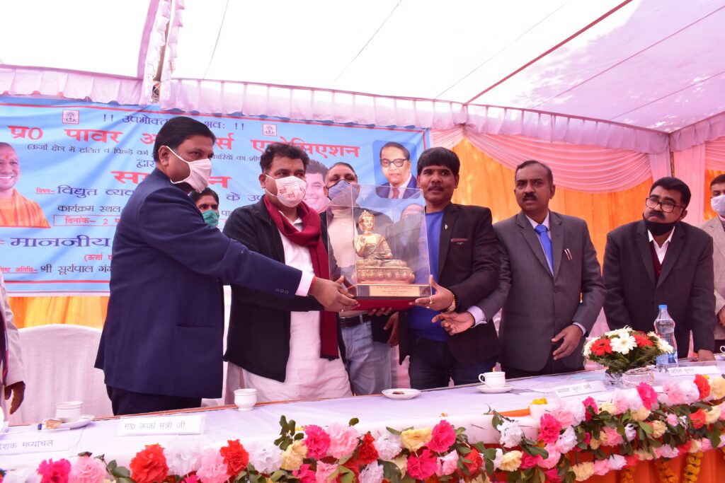 निडर होकर करें काम, किसी का न बने टूल, उपभोक्ताओं को सस्ती बिजली देने के लिये दें पूरा योगदान: ऊर्जा मंत्री