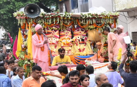 लखनऊ में रंग-बिरंगे उत्साह के साथ निकली भगवान जगन्नाथ की शोभायात्रा