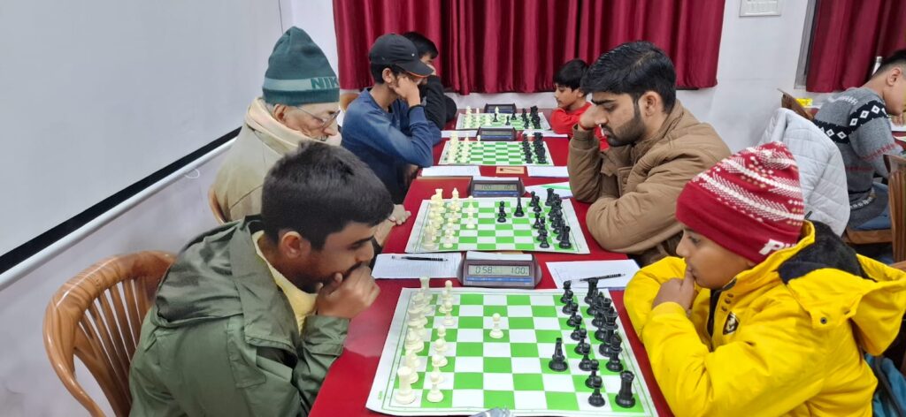 पवन बाथम ने अर्जुन सिंह को 46 चालों में हराकर नीचे धकेल दिया