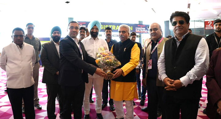कंज्यूमर इलेक्ट्रॉनिक्स एक्सपो में शार्प कॉर्पोरेशन ने भारत-केंद्रित उपकरणों का किया प्रदर्शन