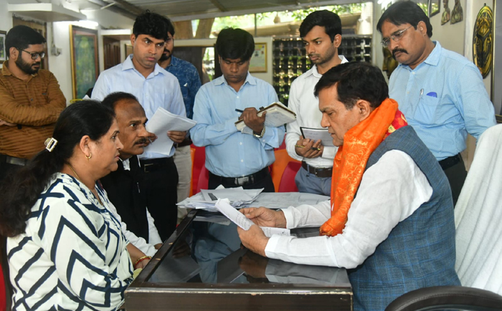 जनता को राहत मिलने पर शासन की सार्थकता सिद्ध होती है : ए. के. शर्मा The usefulness of governance is proved when the public gets relief: A.K. Sharma