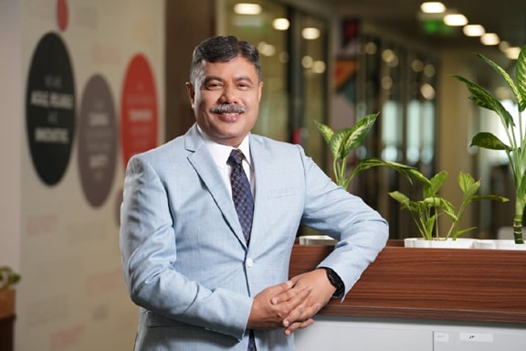 एआई होगी नई सुरक्षा ढाल: कंपनियाँ अपनाएंगी स्मार्ट टेक्नोलॉजी AI will be the new security shield: Companies will adopt smart technology.