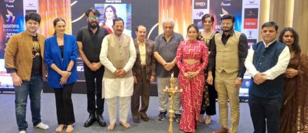 राष्ट्रीय अचीवर अवार्ड 2025: बॉलीवुड सितारों व समाजसेवियों की चमक से जगमगाया मुंबई का मंच National Achiever Awards 2025