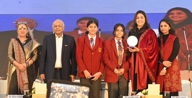 Seth Anandram Jaipuria School, Ghaziabad celebrated its 21st Foundation Day with great pomp and show.