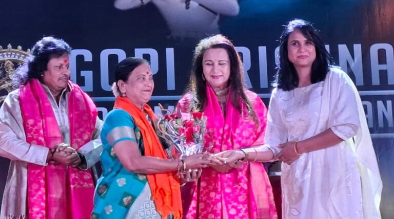 Poonam Dhillon, Sunil Pal and Vaibhav Joshi honoured with the 'Nataraja Gopikrishna Tradition Award 2025'