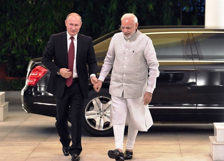 न प्रतिबंध डराते हैं, न दबाव झुकाते हैं – यही है भारत-रूस की अमर मित्रता Sanctions don't scare, pressure doesn't budge - this is the eternal friendship between India and Russia.