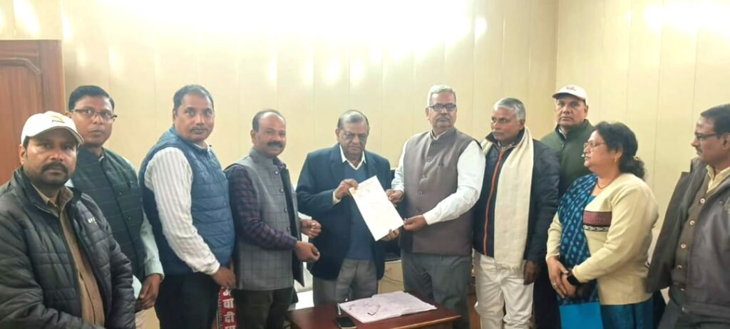 Mohanlalganj MP gives new strength to the fight to remove TET requirement for primary teachers