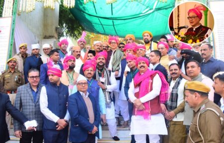 Union Minister Rijiju offered a ceremonial cloth on behalf of PM Modi at the Ajmer Dargah, and was welcomed by Suresh Rawat.