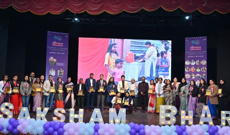 Lucknow resonated with the power of women: their skills created history, opening new avenues for earning from home!