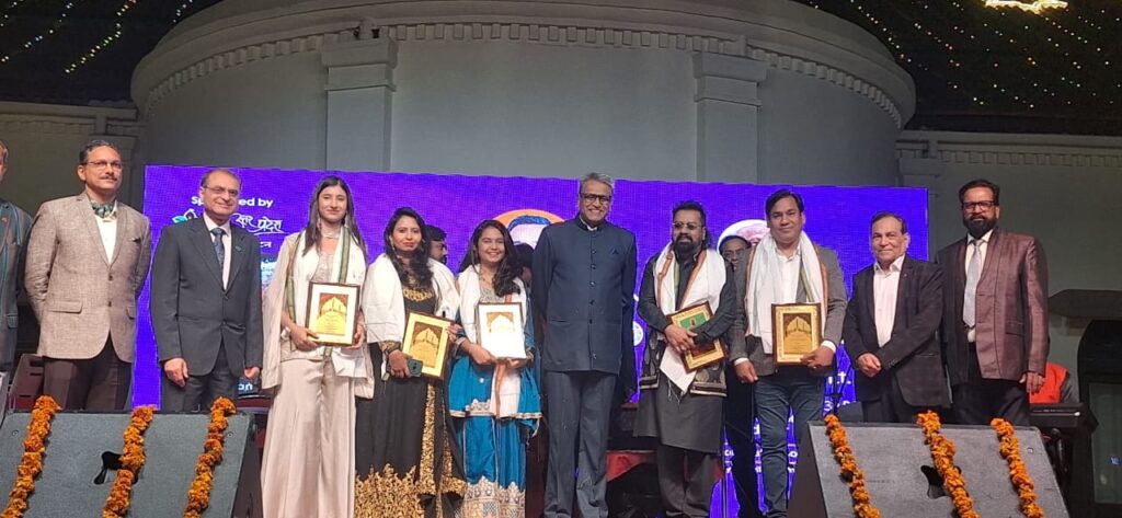 Hariharan honoured with Naushad Award