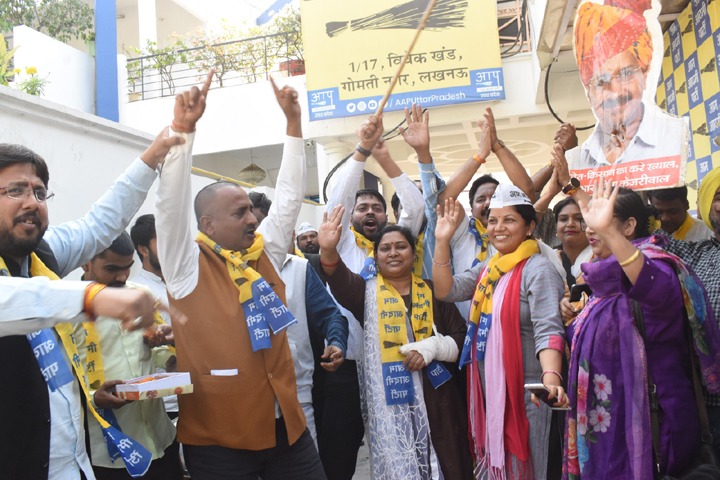 राउज एवेन्यू कोर्ट का बड़ा फैसला: केजरीवाल-सिसोदिया समेत 23 आरोपी बरी, AAP ने BJP की ‘साजिश’ को बताया नाकाम! Rouse Avenue Court's big decision: Kejriwal-Sisodia among 23 accused acquitted, AAP calls BJP's 'conspiracy' a failure!