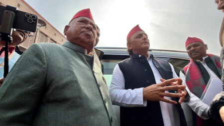 केंद्रीय बजट 2026: अखिलेश यादव ने कहा आम जनता की उम्मीदें टूटीं, महंगाई और बेरोजगारी पर कोई ठोस कदम नहीं Union Budget 2026: Akhilesh Yadav said that the hopes of the common people have been dashed, and no concrete steps have been taken to address inflation and unemployment.