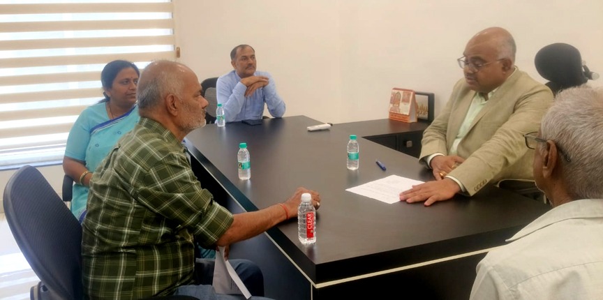 Handed over a newly constructed building to the government for the establishment of a women's hospital.