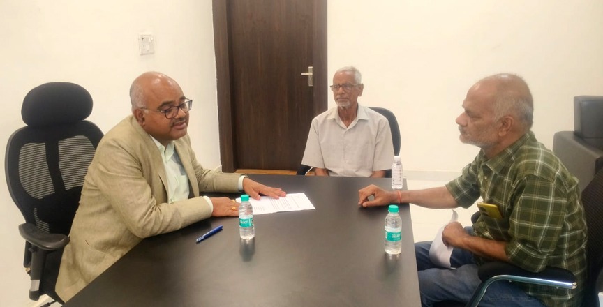 Handed over a newly constructed building to the government for the establishment of a women's hospital.