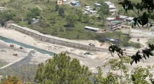 देवभूमि की नदियाँ चुपचाप मर रही हैं, रेत-बजरी के लालच में डूब रही है उत्तराखंड की आत्मा