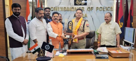 आगरा पुलिस आयुक्त को राष्ट्र सुरक्षा का प्रहरी सम्मान Agra Police Commissioner Honored as 'Guardian of National Security'