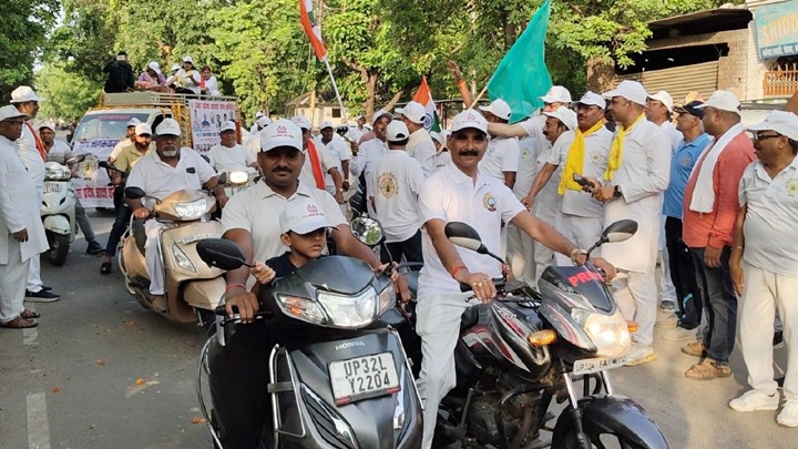 योग जागरुकता की अनोखी मुहिम, आशियाना में निकली वाहन रैली A Unique Campaign for Yoga Awareness: Vehicle Rally Held in Ashiana