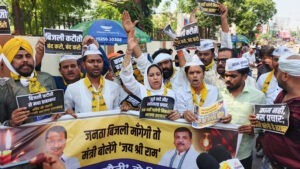 AAP stages strong protest over power crisis; clashes with police.