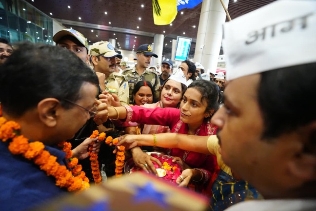 Kejriwal’s scathing attack upon reaching Ayodhya: What secret does Champat Rai know that even the PM is helpless?