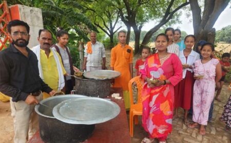 भक्ति का सच्चा स्वरूप: श्री शक्ति धाम आश्रम में शास्त्रोक्त ‘बड़ा मंगल’ भंडारा The True Essence of Devotion: A Scripturally Prescribed 'Bada Mangal' Bhandara at Shri Shakti Dham Ashram