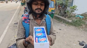 Major online shopping scam: Ordered a phone, but the delivery boy handed over a phone box filled with soap!