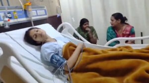 Teacher's life in danger after drinking Bisleri water: Mouth and food pipe burned, fight at Meerut Medical College