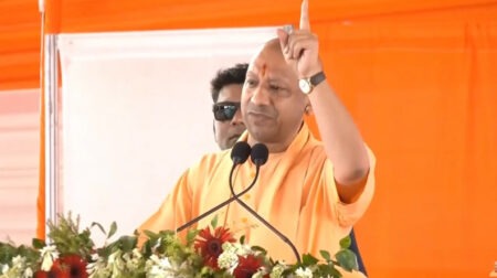 अब्दुल हमीद जैसा वीर इसी धरा ने दिया, अब महाराज सुहेलदेव का भव्य स्मारक बन रहा : CM योगी This very land gave us a hero like Abdul Hamid, and now a grand memorial for Maharaja Suheldev is being built: CM Yogi.