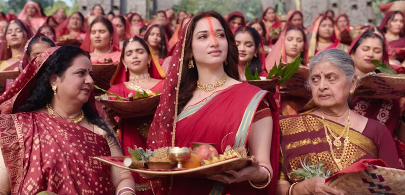 बड़े पर्दे पर पहली बार दिखी छठ की अलौकिक आस्था, ‘द व्वान’ के गाने ‘छठी मैया’ में तमन्ना भाटिया ने जीता दिल The divine devotion of Chhath showcased on the big screen for the first time; Tamannaah Bhatia wins hearts in the song 'Chhathi Maiya' from the film 'The Vvaan'.