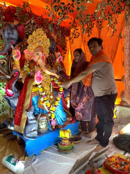 गणेश उत्सव में संध्याकालीन आरती बनी आकर्षण का केंद्र The evening aarti became the center of attraction during the Ganesh festival.